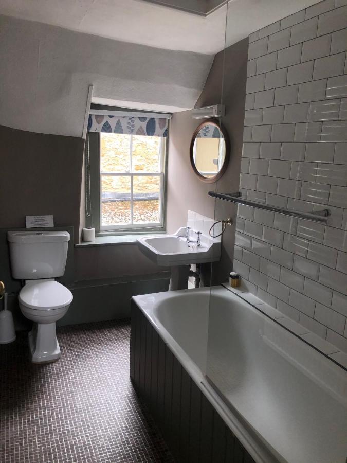 The Golden Pheasant Hotel Burford Bagian luar foto