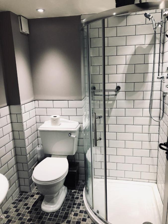 The Golden Pheasant Hotel Burford Bagian luar foto
