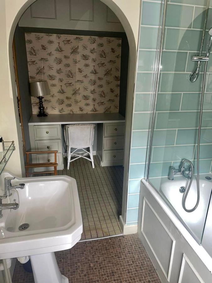The Golden Pheasant Hotel Burford Bagian luar foto