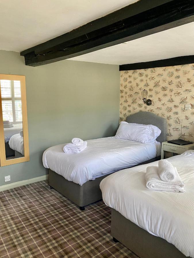 The Golden Pheasant Hotel Burford Bagian luar foto