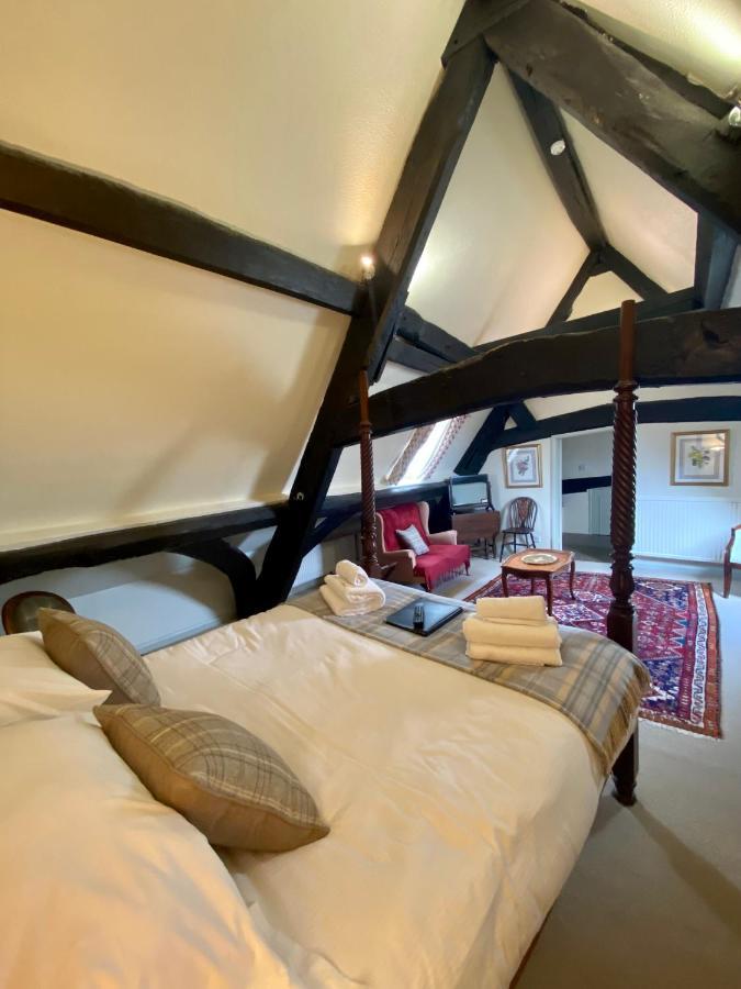 The Golden Pheasant Hotel Burford Bagian luar foto