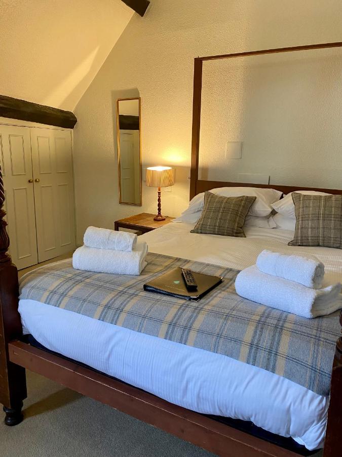 The Golden Pheasant Hotel Burford Bagian luar foto