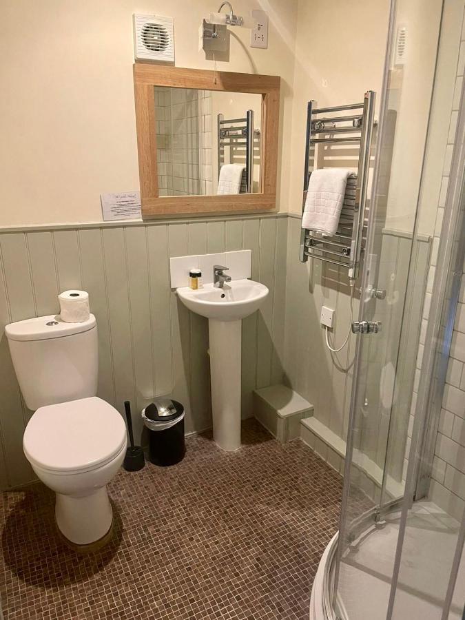 The Golden Pheasant Hotel Burford Bagian luar foto