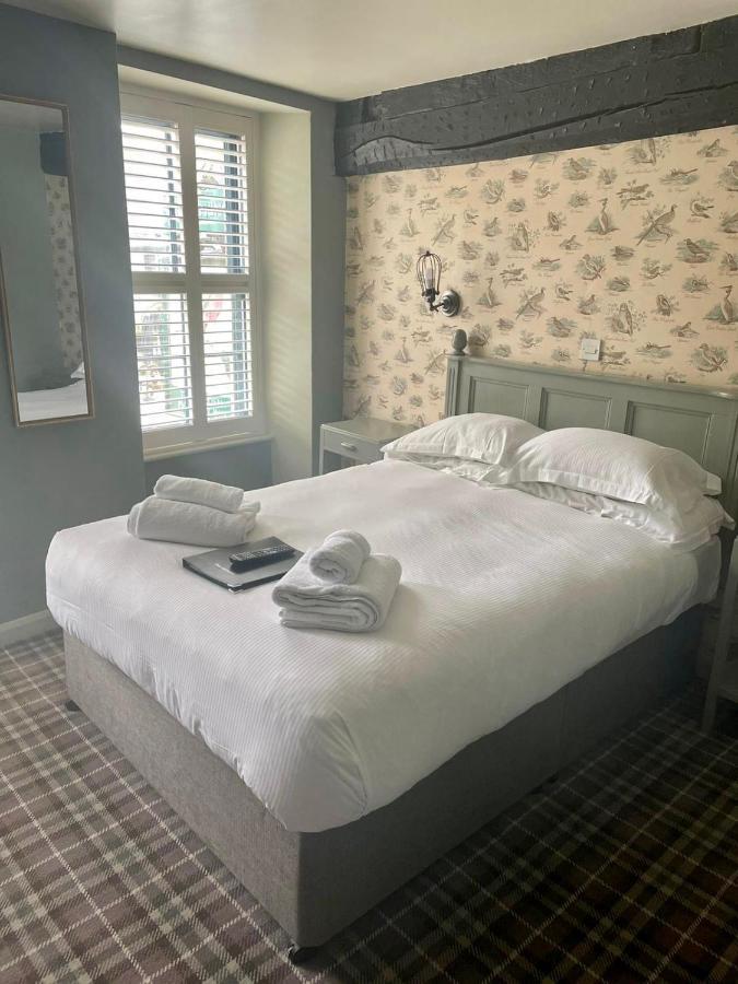 The Golden Pheasant Hotel Burford Bagian luar foto