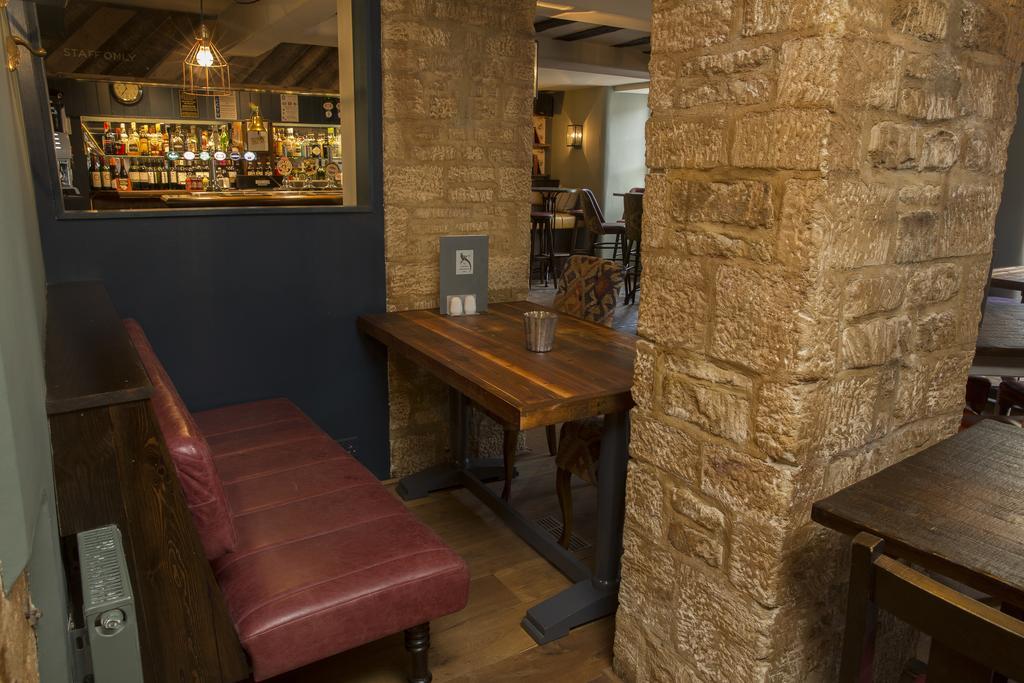 The Golden Pheasant Hotel Burford Bagian luar foto