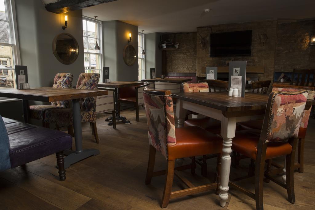 The Golden Pheasant Hotel Burford Bagian luar foto