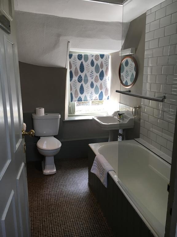 The Golden Pheasant Hotel Burford Bagian luar foto
