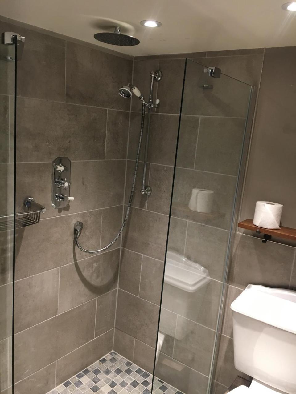 The Golden Pheasant Hotel Burford Bagian luar foto